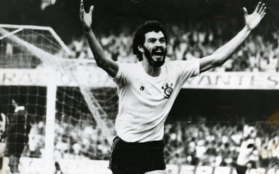 Viva Sócrates e porque ele é o maior ídolo do Corinthians